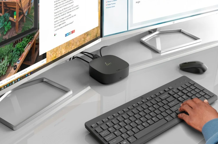 HP Inc. Klawiatura z myszą HP 330 Bezprzewodowa Czarna