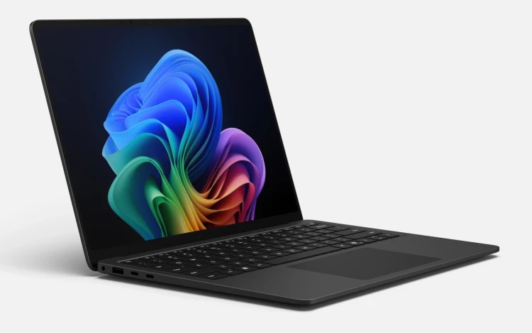 microsoft-surface-laptop-7-black-003.webp