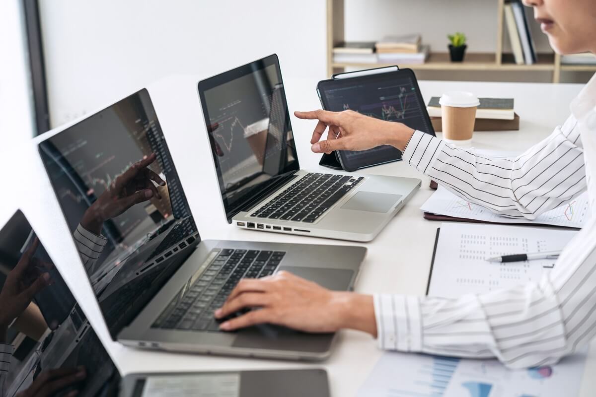 Jaki rozmiar laptopa wybrać? Gdzie i jak sprawdzić ile cali ma laptop?